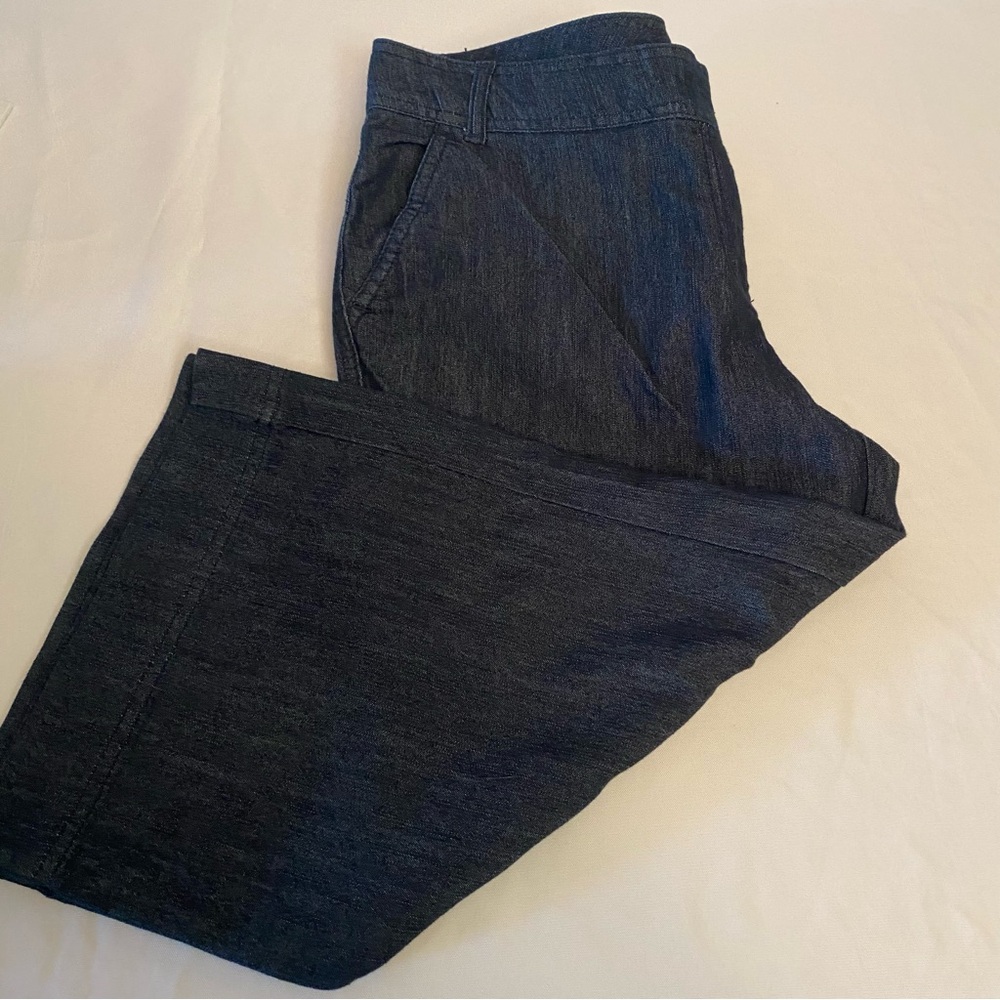 NWT Steve & Barry’s stretch Capri women’s size 10. Dark wash. 4 pocket.